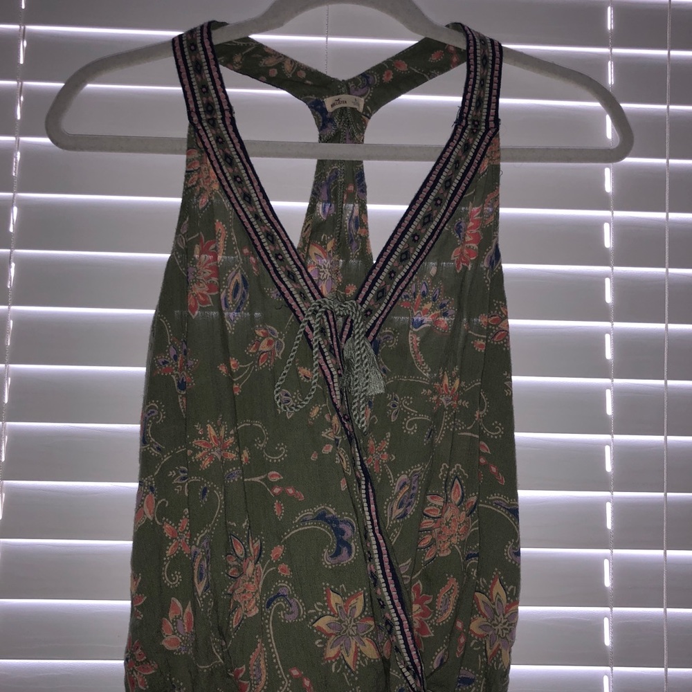 HOLLISTER | green flowy top